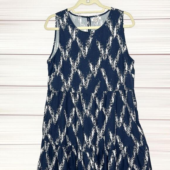 NWT Badgley Mischka Blue & White Printed Midi Length Tent Dress Size: M - Picture 2 of 14